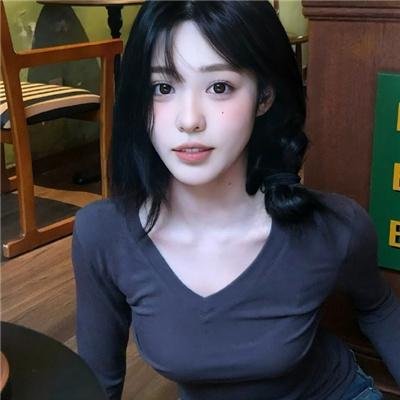 严肃的男人